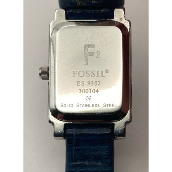 Fossil F2 Women's Watch 17mm with Original Blue Leather Band and New Battery - Picture 3 of 9